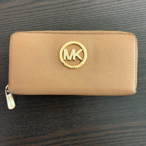 Michael Kors purse & wallet - Picture 3 of 5